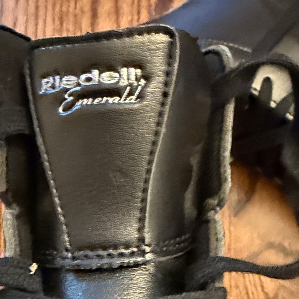 never worn Emerald Riedell - Picture 11 of 11